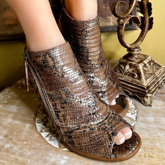 EUC Paul Green “Cayenne” in Platino/Sisal Snake Print Bootie. UK Sz 3.5/US 6 - Picture 2 of 16